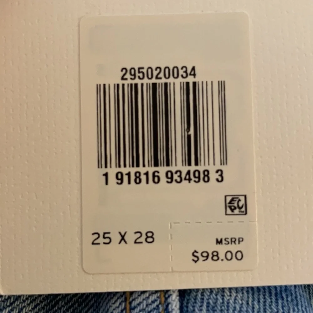 Previously loved Levi’s 502 skinny high rise skinny leg jeans - Picture 10 of 10